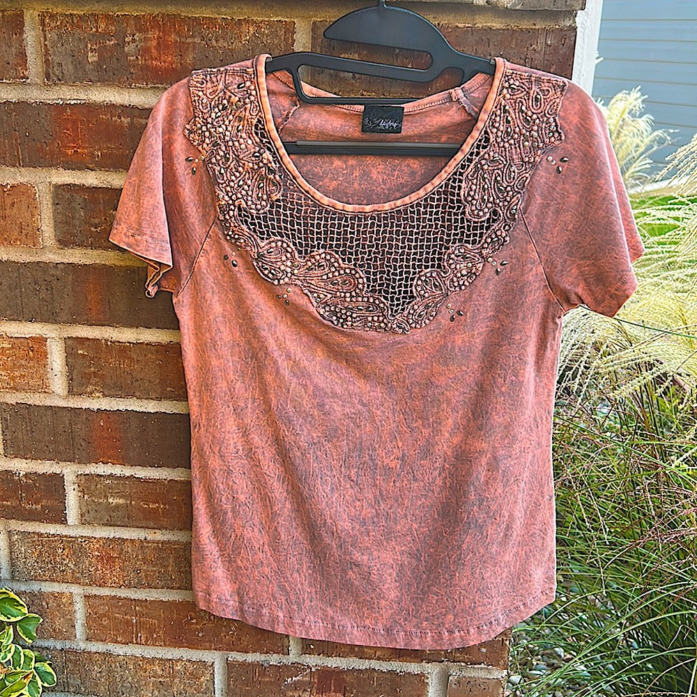 daytrip Ladies XS pink/gray embellished chest cute top
